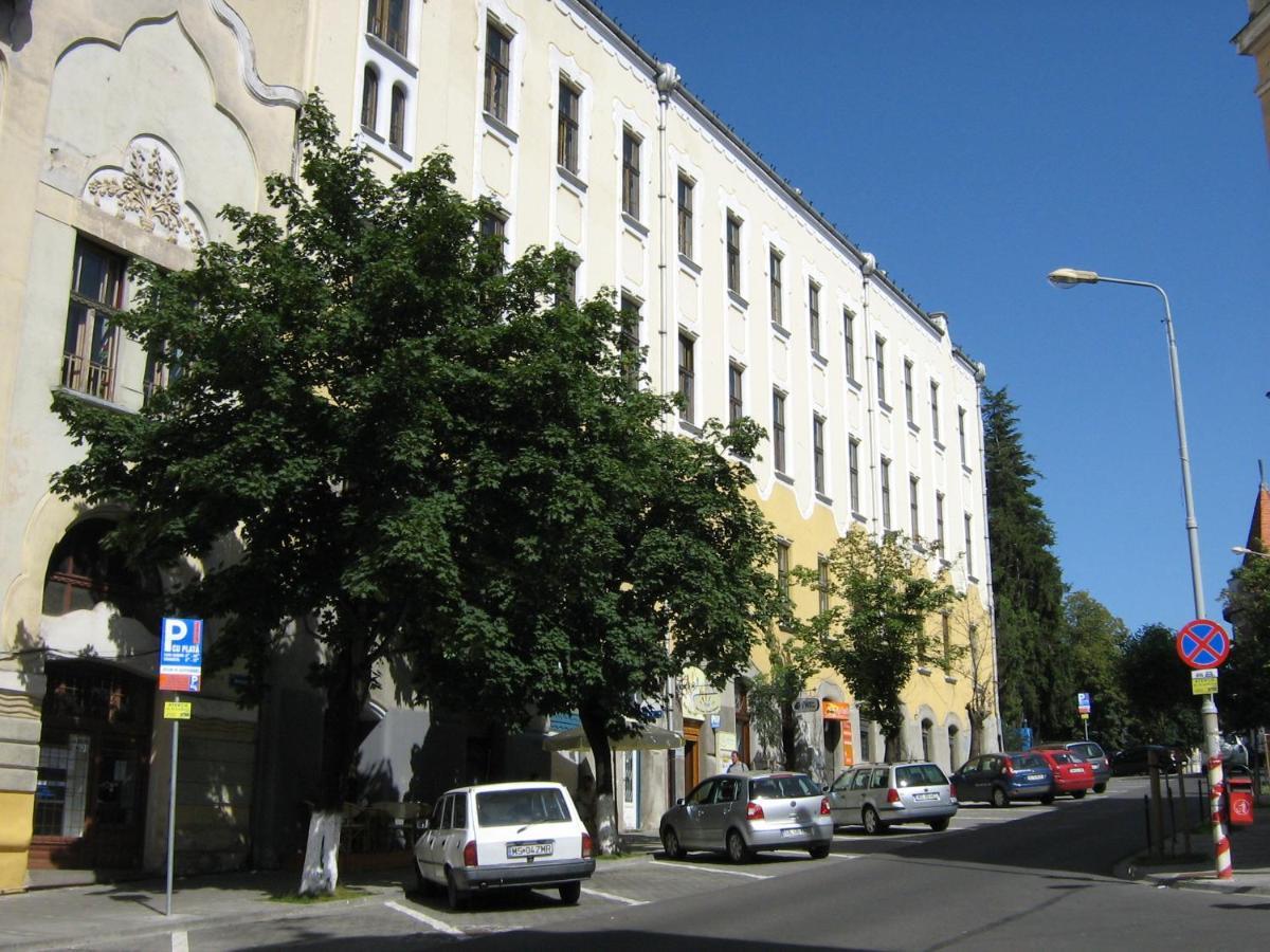 Butterfly Apartment-Hidden Gem In The Heart Of Targu Mures Exterior foto