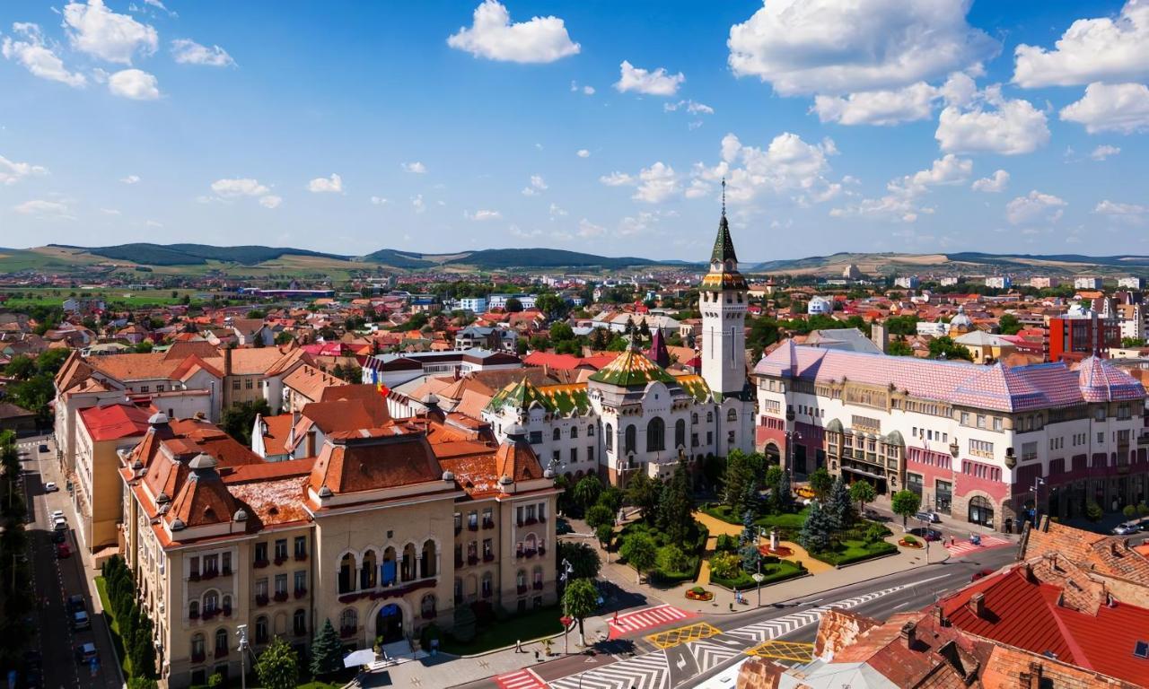 Butterfly Apartment-Hidden Gem In The Heart Of Targu Mures Exterior foto