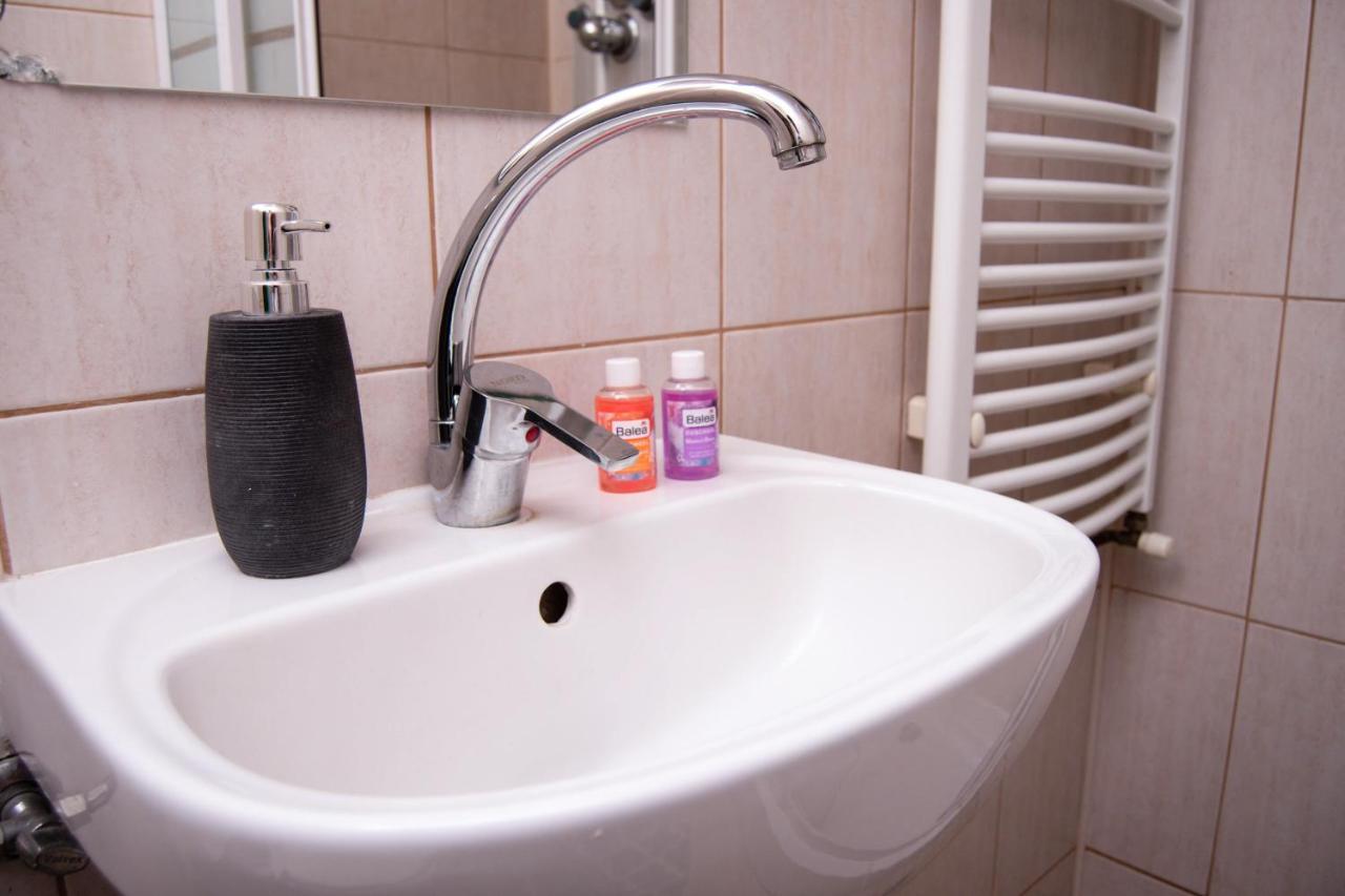 Butterfly Apartment-Hidden Gem In The Heart Of Targu Mures Exterior foto