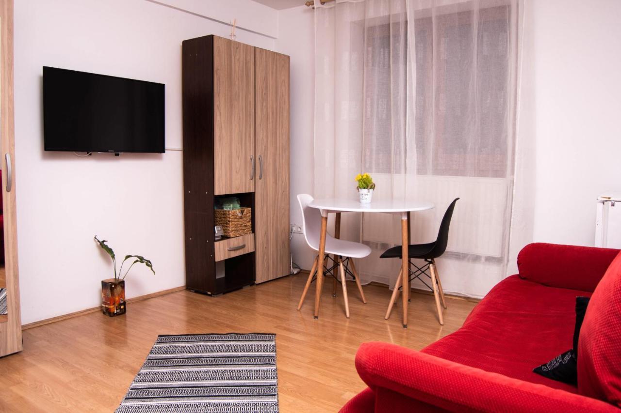 Butterfly Apartment-Hidden Gem In The Heart Of Targu Mures Exterior foto